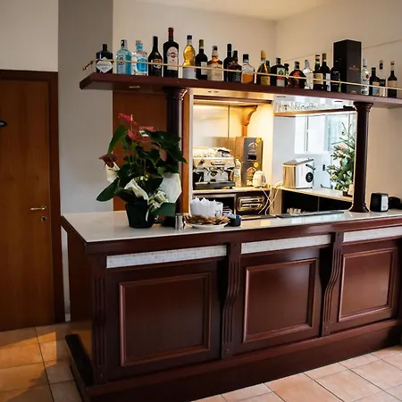 Conte Luna Otel Bolonya