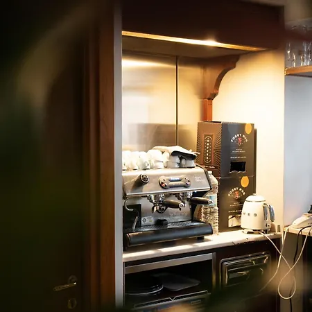 Conte Luna فندق 3*